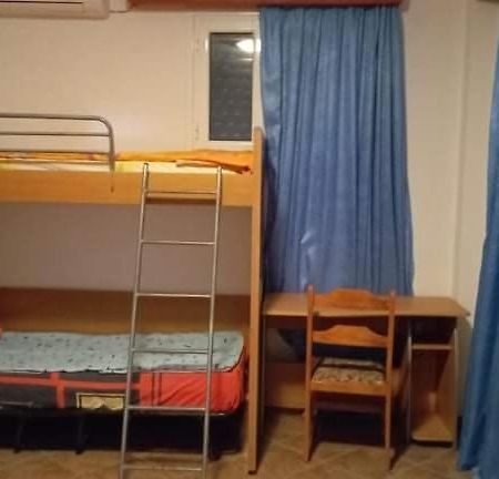 Melana Apartment Tiros Bagian luar foto