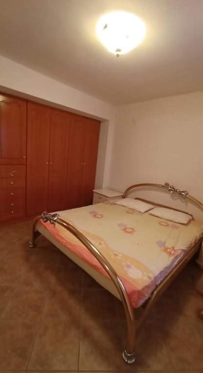 Melana Apartment Tiros Bagian luar foto
